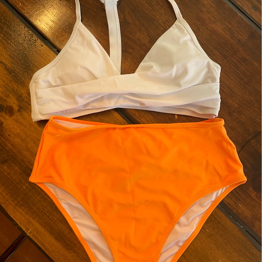 NWT Cupshe orange and white bikini.
